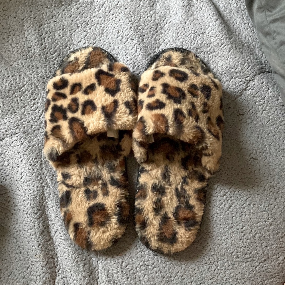 Cheetah Secret Treasures Size 9 womens